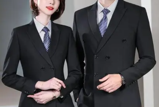 企業(yè)職業(yè)正裝西服選擇定制好/還是成品好？